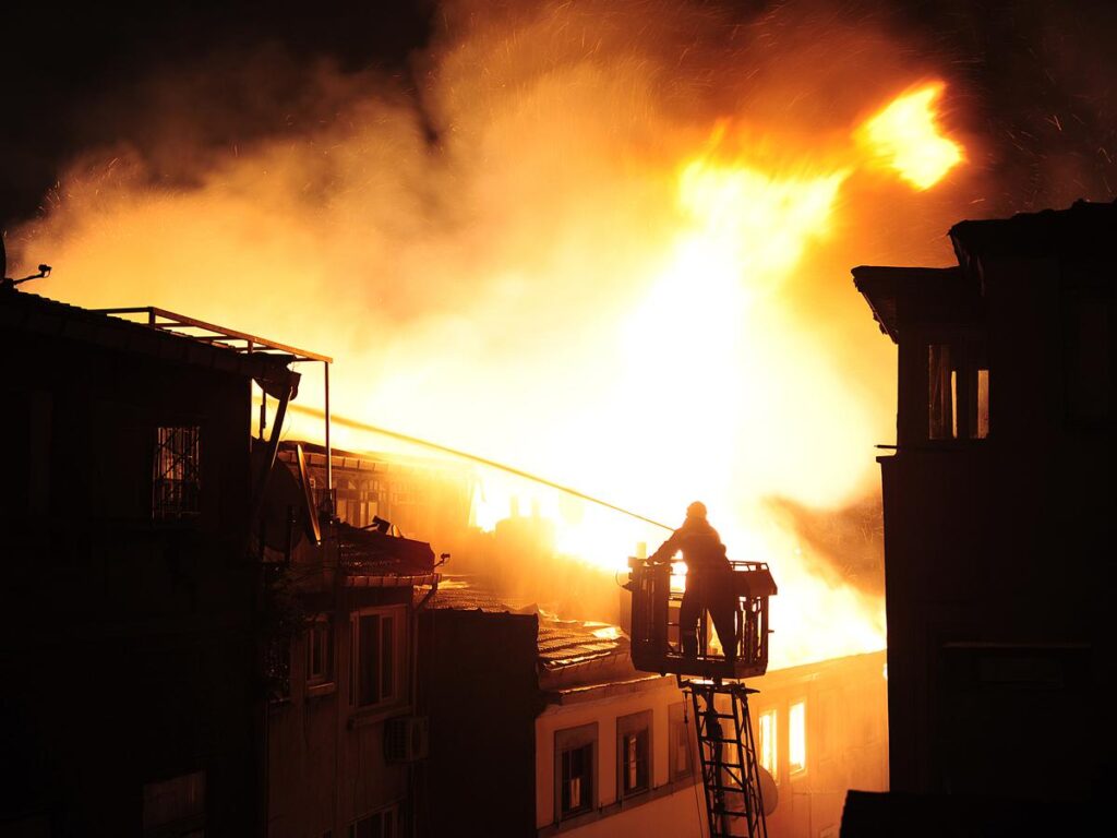 BARRERA CONTRA LA PROPAGACIÓN DEL FUEGO<BR><BR><BR>